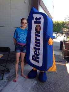 V and Return-It Lady